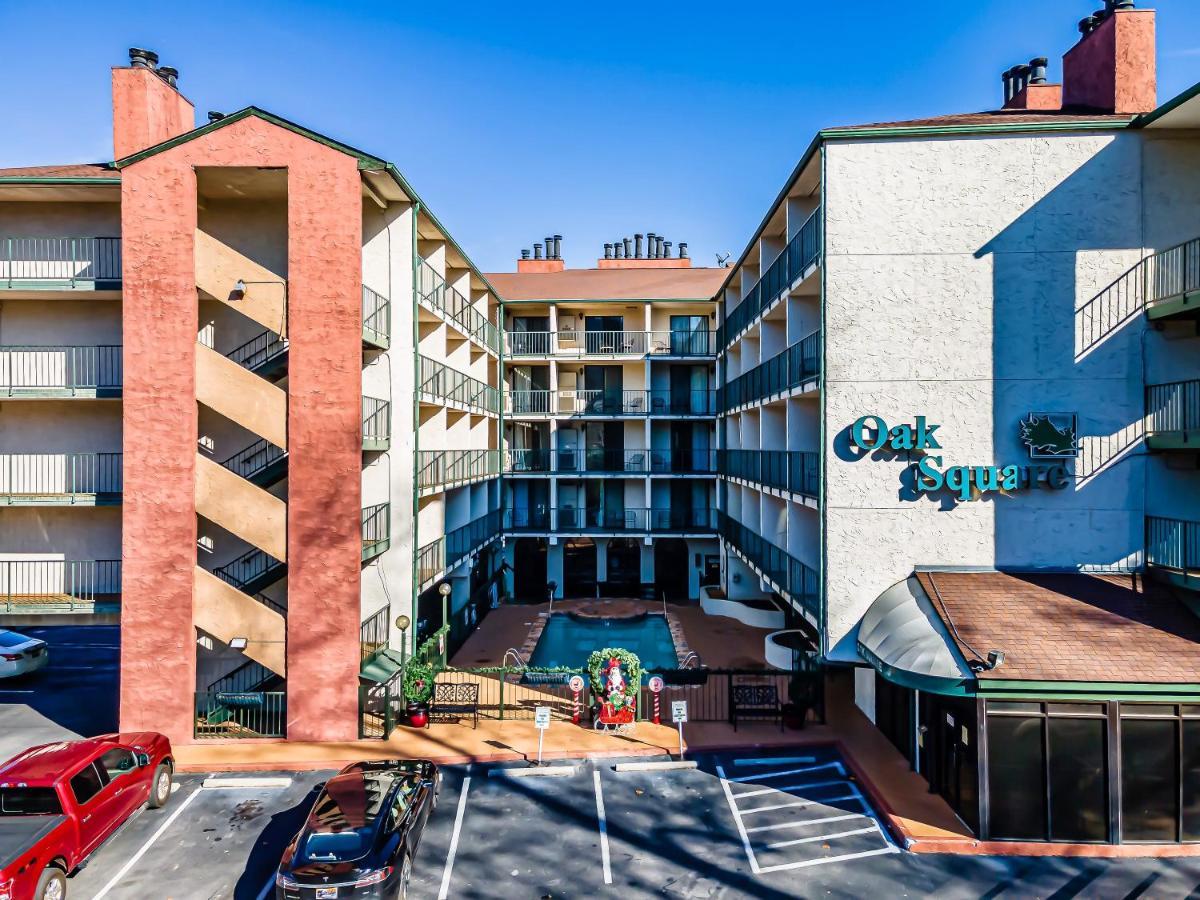 Lovely Condo W/ Indoor Pool *Only Steps To Parkway Gatlinburg Exterior photo
